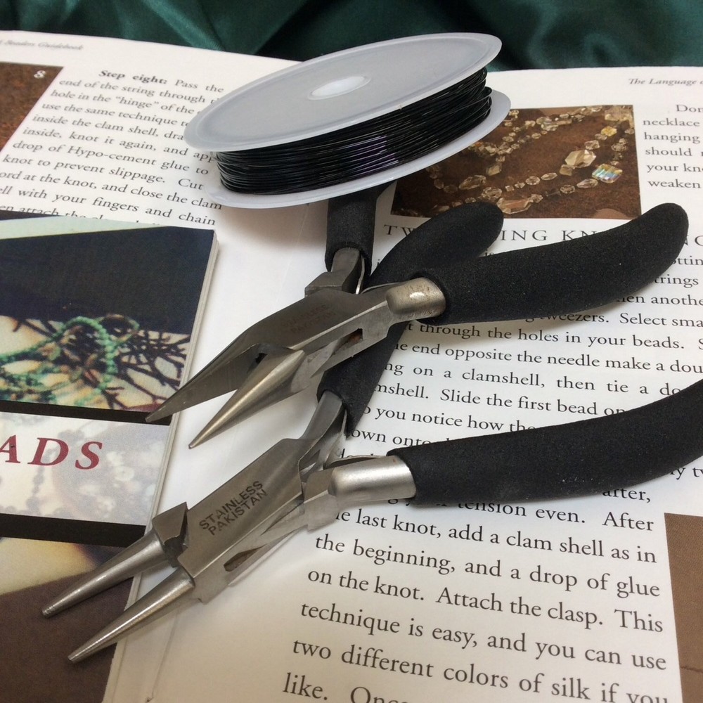two piece tool and wire spool set with beading book for wire wrapping SPECIAL