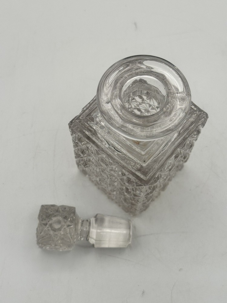 Daisy & Button Decanter Perfume EAPG 1880’s Slight Glow 10oz