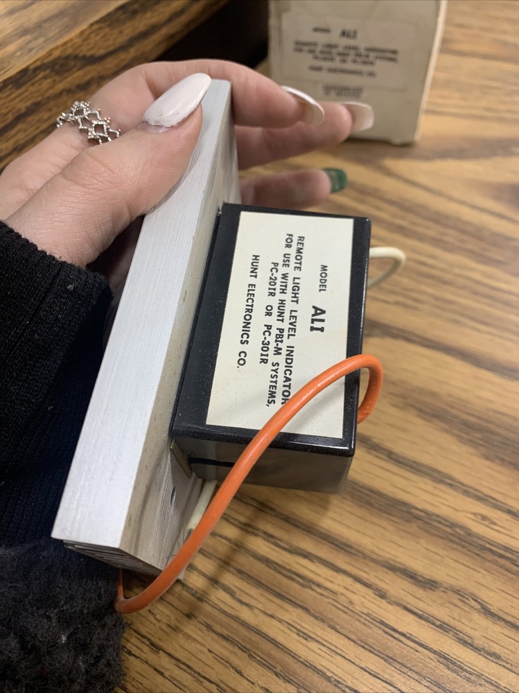 Hunt Electronics Model ALI Remote Light Level Indicator