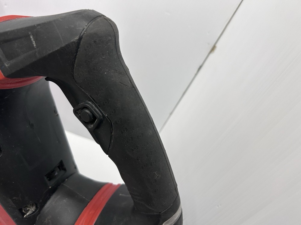 Bauer 1631E-B 12.5A SDS Max Type Pro Demolition Hammer Kit