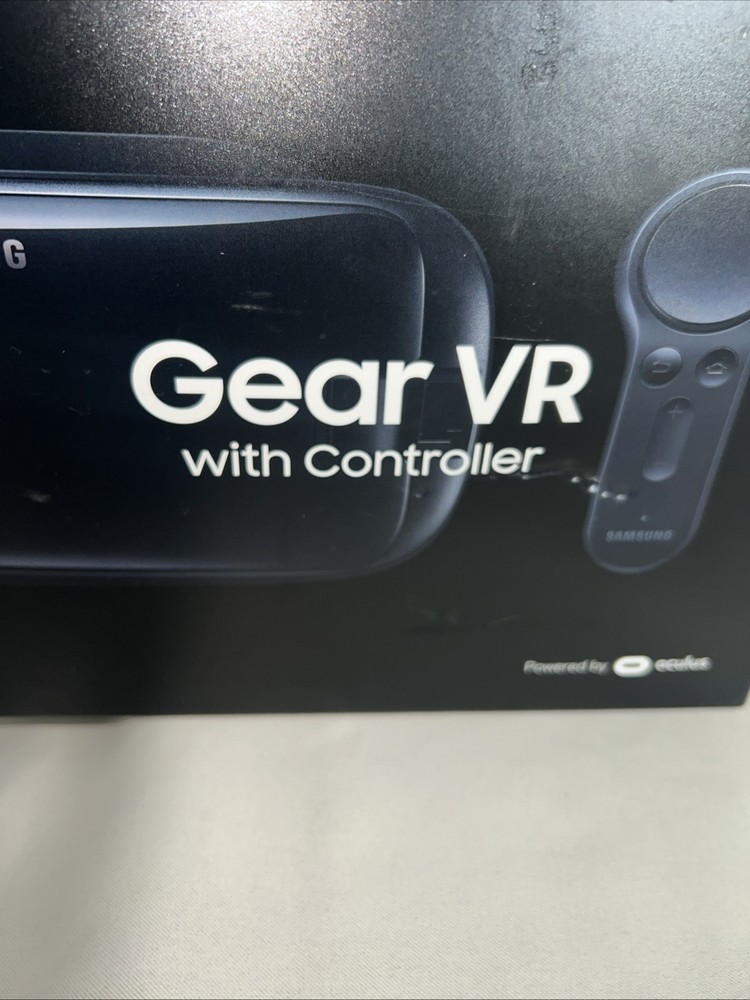 Samsung Gear VR with Controller Black Powered by oculus