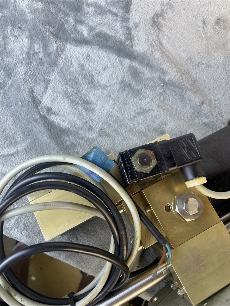 ROBERTSON HLD2000L HYDRAULIC 12V DRIVE
