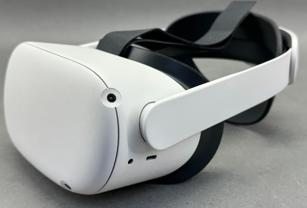 Meta Quest 2 VR Headset 128GB with Controllers & Case