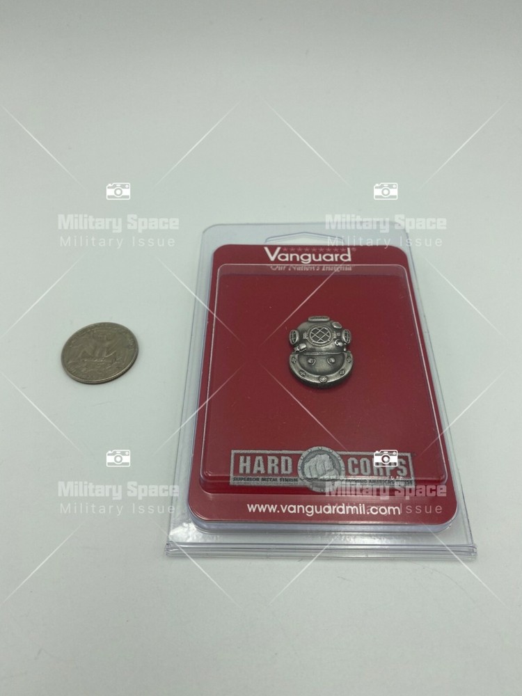 GENUINE U.S. BADGE: DIVER SECOND CLASS - OXIDIZED