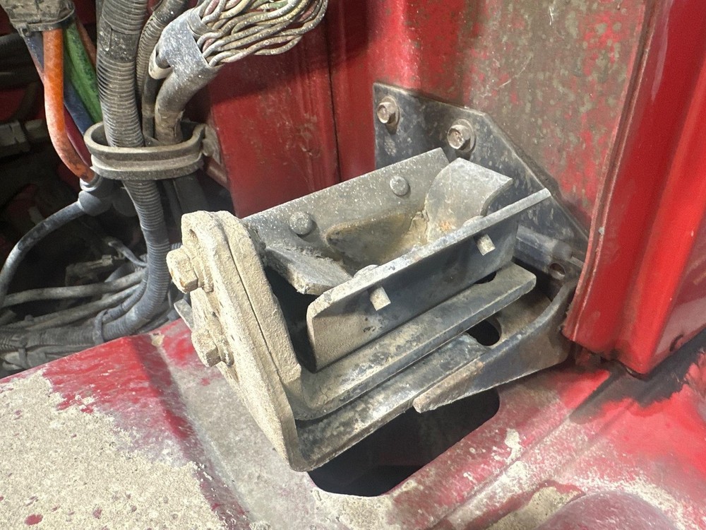 International 9400 Left/Driver Hood Rest - Used