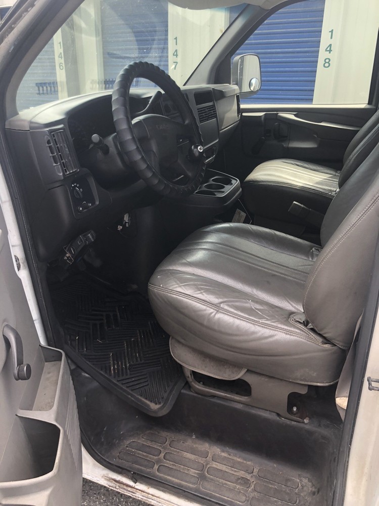 Carpet cleaning van with hydromaster 318