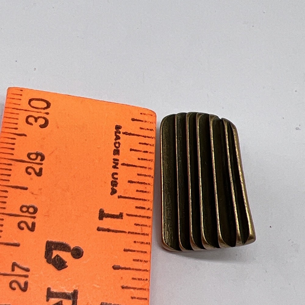Signed CHICO'S Brass-tone Clip-on 1” Earring (6633)
