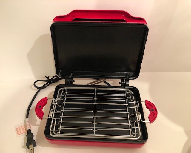 Bella Red S'mores Maker Machine Excellent Condition