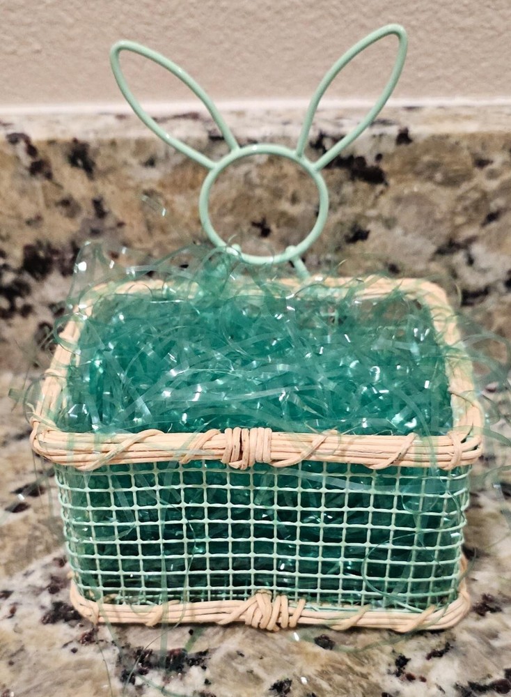 Very Cute Rabbit Wire Basket