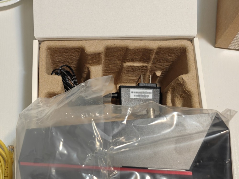 NETGEAR Nighthawk CM2500 DOCSIS 3.1 Mid/High-Split Cable Modem