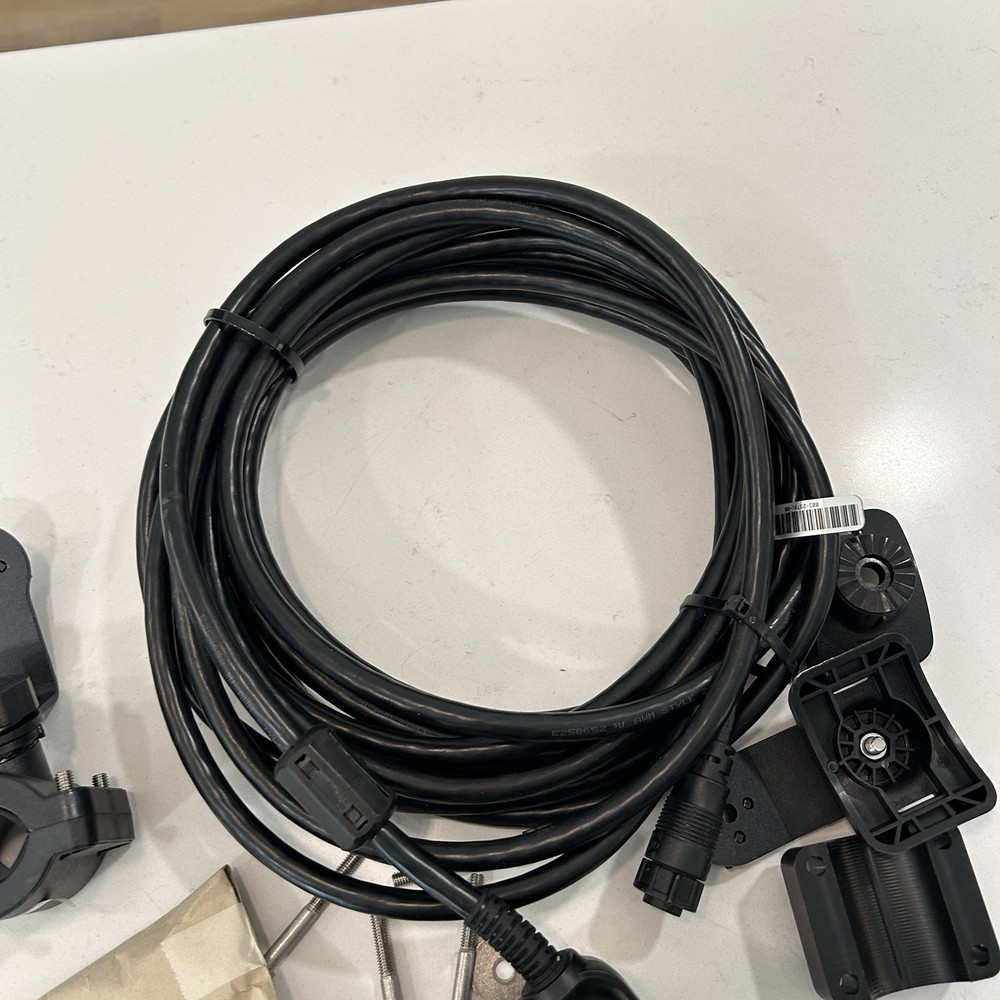 Lowrance Active Target 1 Sonar System with Transducer And Modules And Cables