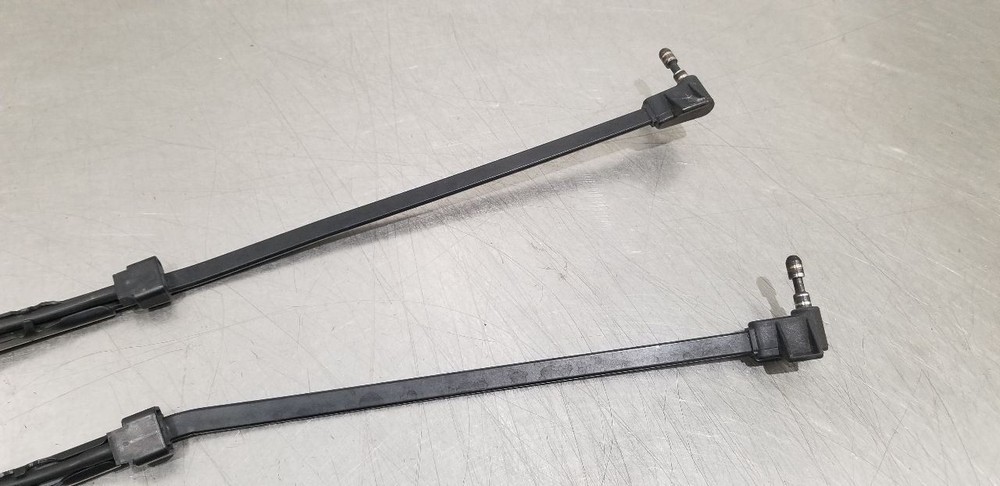 96 CHEVY IMPALA SS WINDSHIELD WIPER ARM SET PAIR