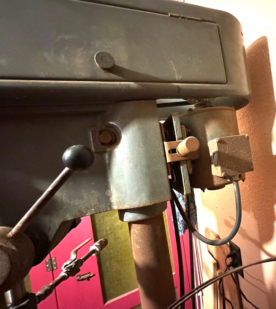 CLAUSING FLOOR MODEL 1641 DRILL PRESS with FLUID HEAD