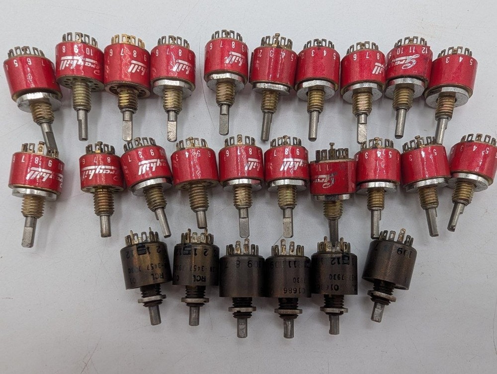 Lot 26 Grayhill Rotary Switch Multi Position Panel Mount Solder Pulls - RD86