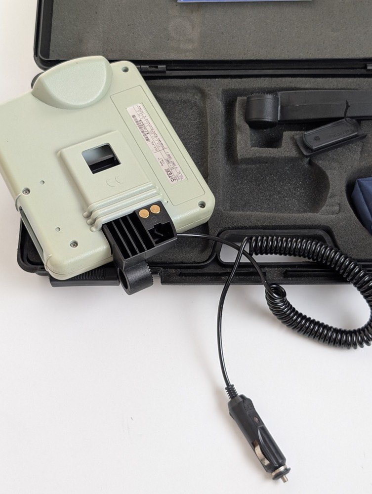 Si-Tex EZ-Chart GPS Chartplotter – Powers On – w/ Case, Manual & Accessories