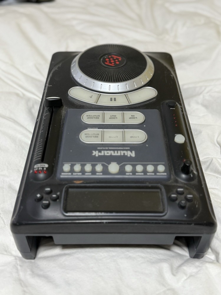 Numark Axis 9 Professional CD Player With Effects used In Working Condition