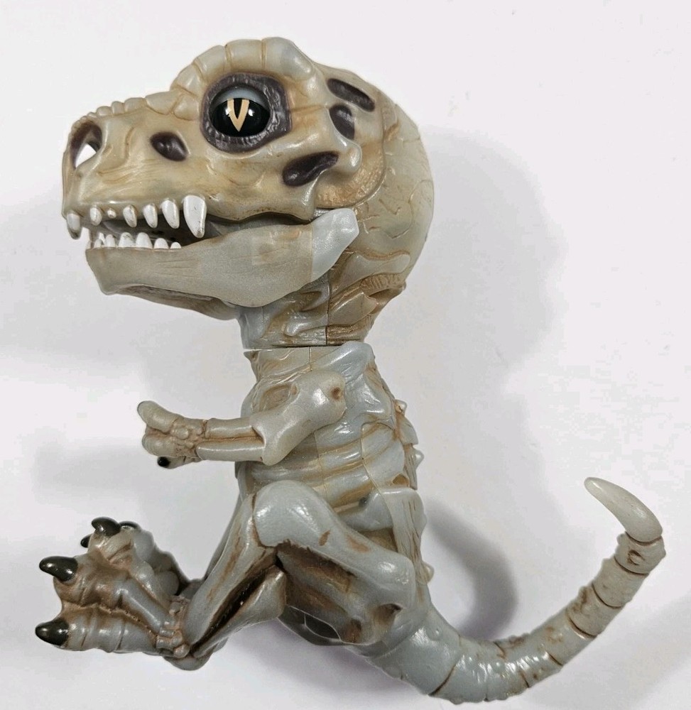 Untamed T-Rex Bonehead - DOOM - Fingerlings Interactive 2018 - Working