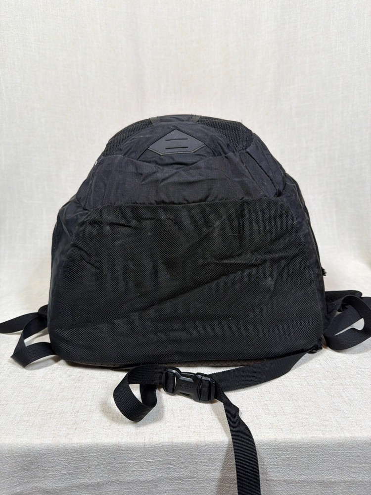 The North Face Recon Backpack - Black - Pre-Owned
