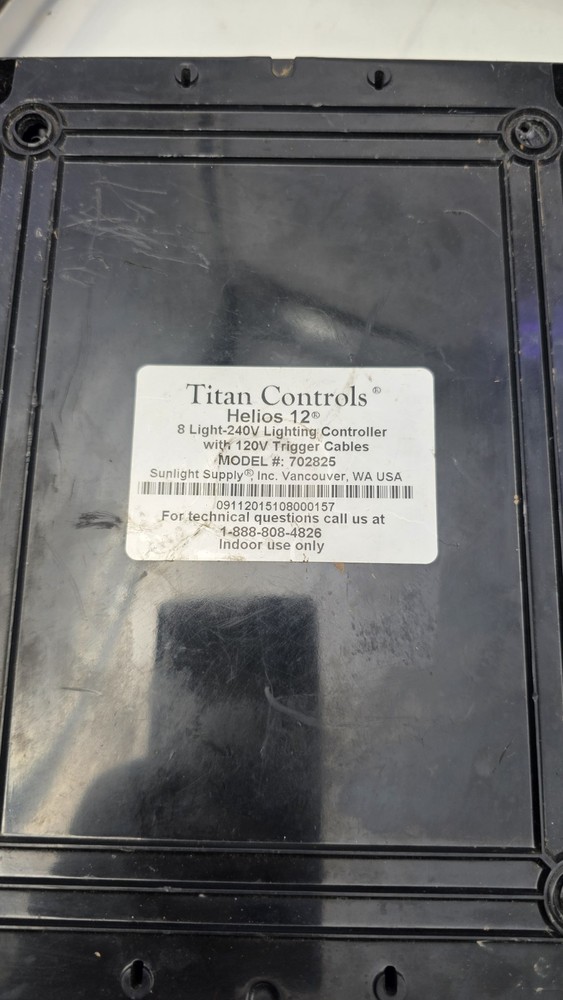 Titan Controls® Helios 8 Light-240V Lighting Controller with 120V Trigger Cables