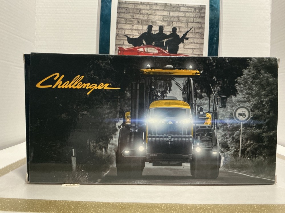 1/32 CHALLENGER MT875E WITH LED LIGHTS