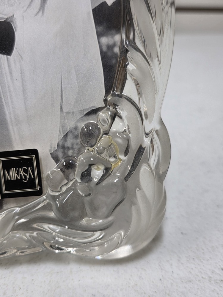 Mikasa 9" Oval Frame Classis Frame