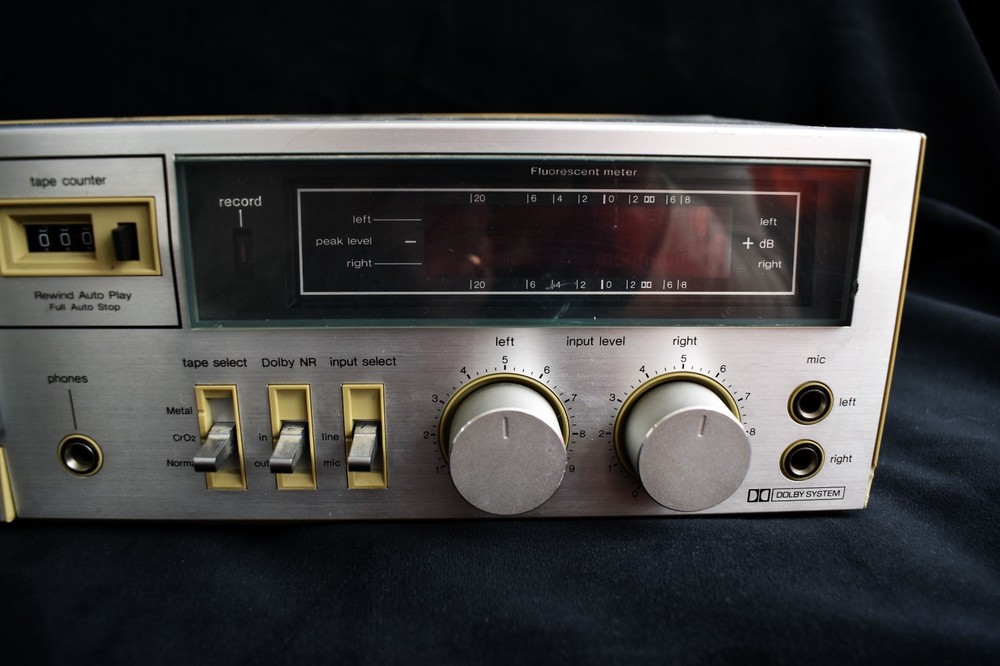 VINTAGE TECHNICS RS-M215 CASETTE PLAYER