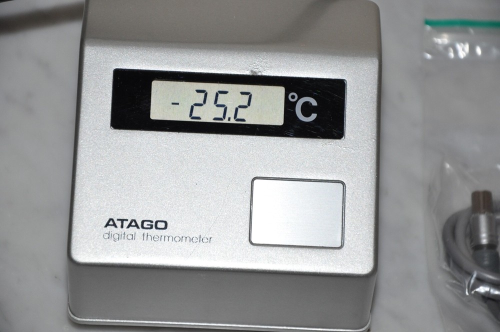 ATAGO DIGITAL THERMOMETER POSSIBLY FOR REFRACTOMETER READ CAREFULLY!!!!!!