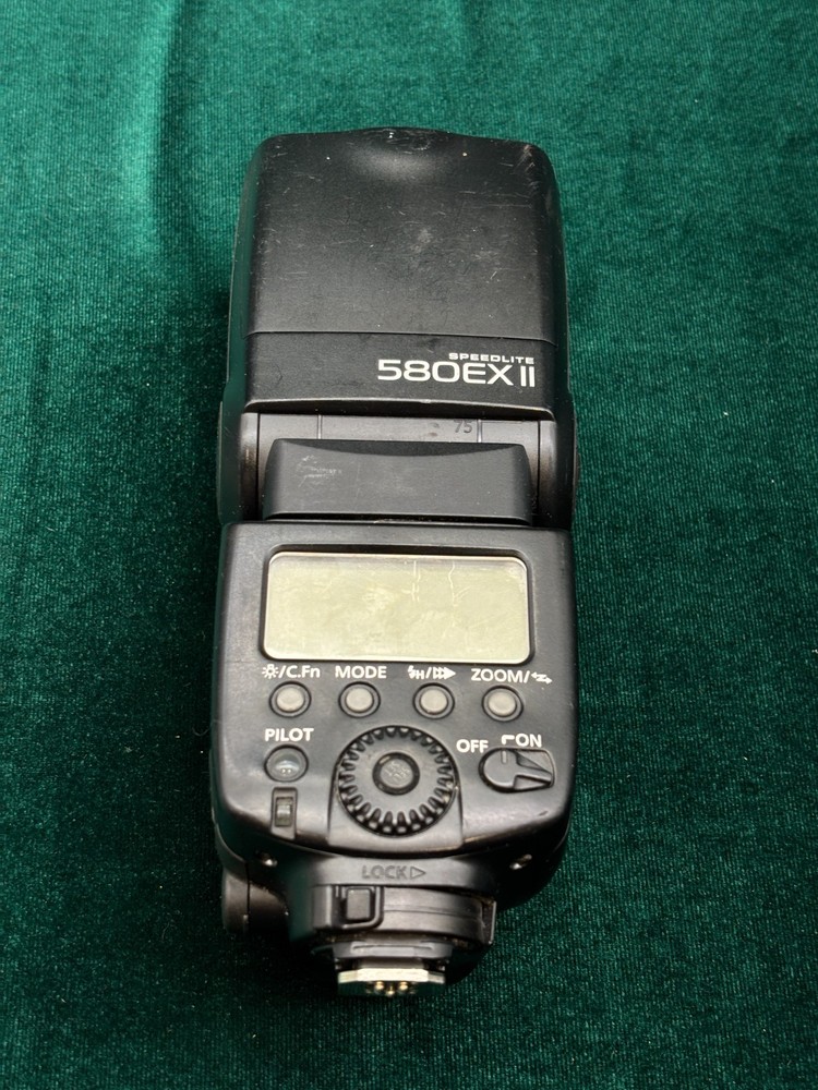 Canon Speedlite 580EX II Flash/ Works