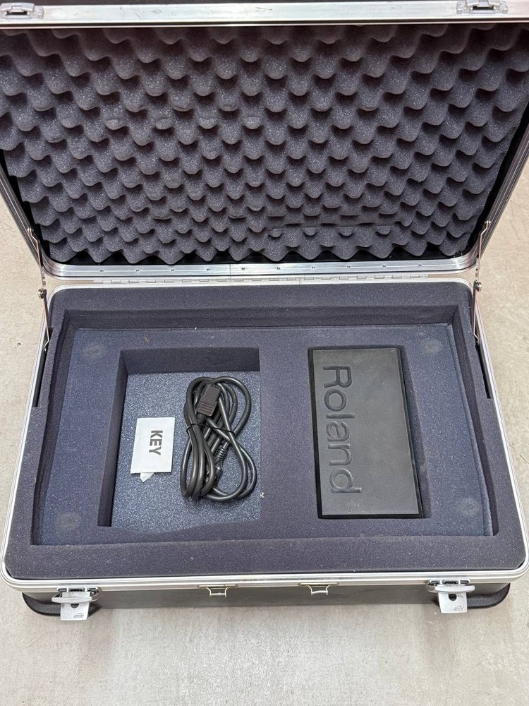 Roland VS-1680 Digital Studio Workstation Recorder Fully Tested + Case