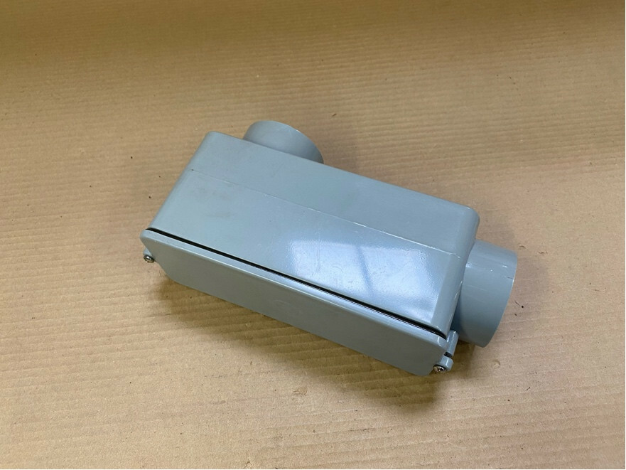 Thomas and Betts E986J  PVC Access Type LB Conduit 2" Body