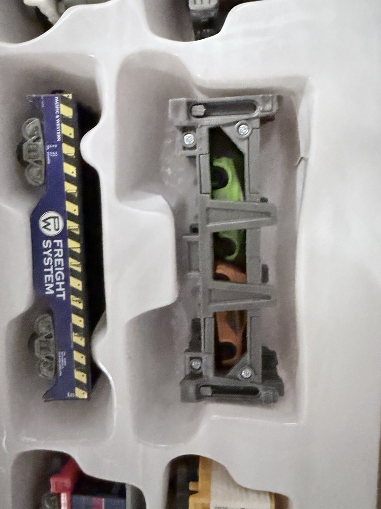 Power Trains Auto Loader City Train Set Pacific Jakks Pre-owned