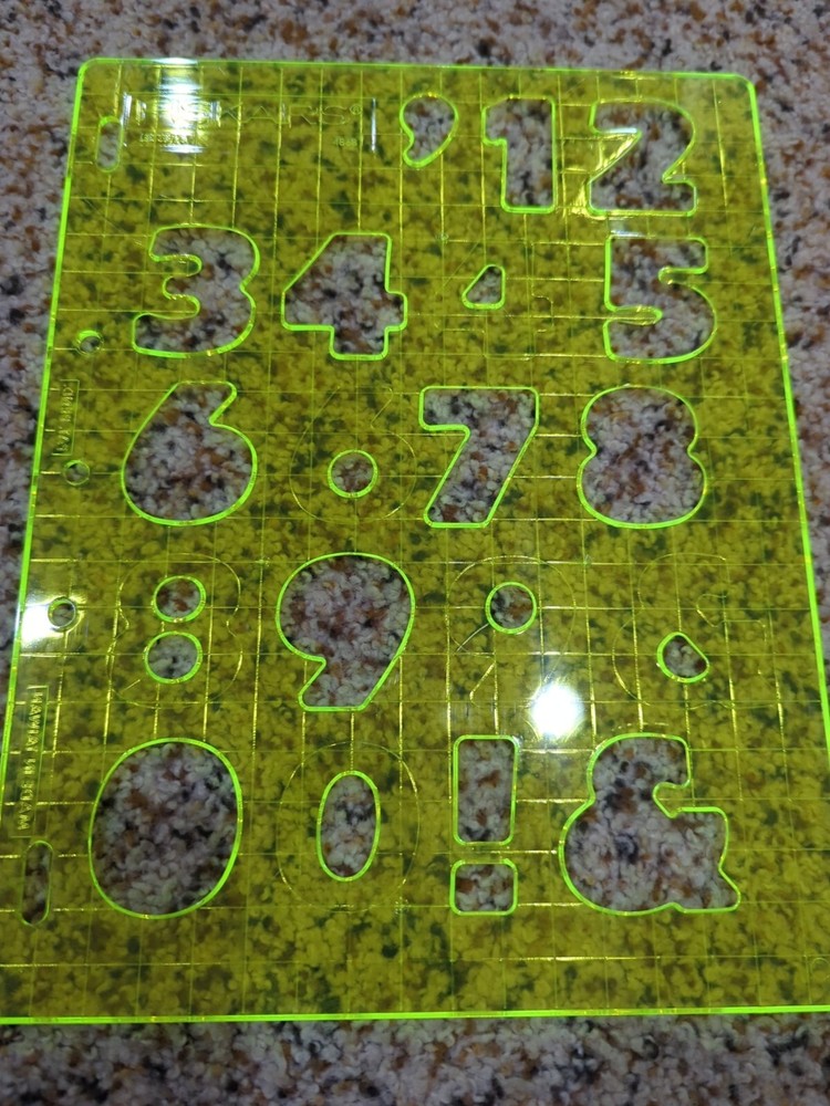 Fiskars Shape cutter, Starter Set With Mat Plus Letters Numbers