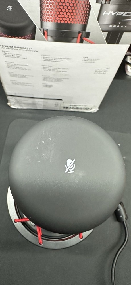 HyperX QuadCast - USB Gaming Microphone, for PC, PS4 and Mac . Very clean