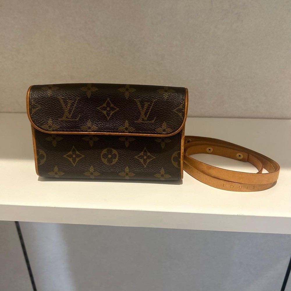 Louis Vuitton Monogram Pouch Adjustable Leather Strap Used