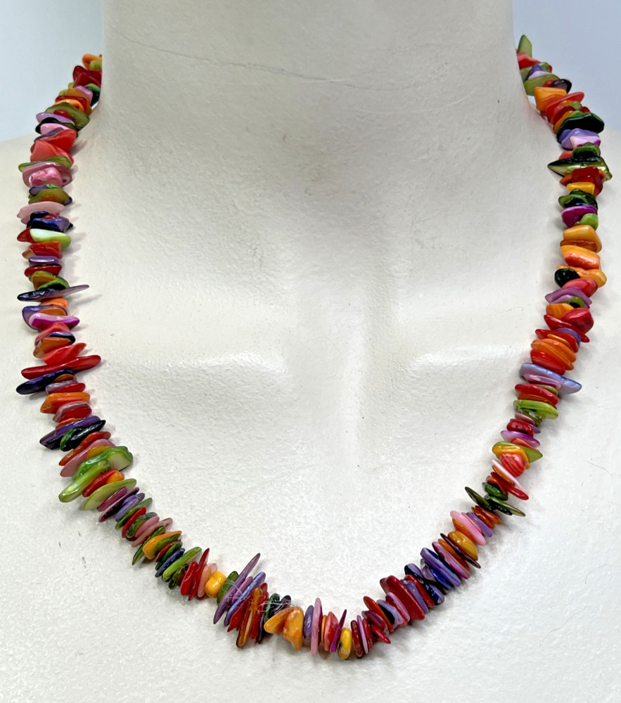 Vintage Boho Hippie Multicolor Shell Chips Beaded Necklace 18"