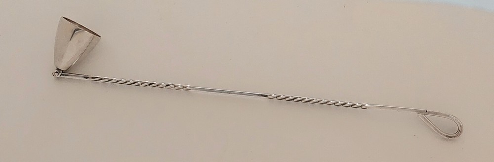 Sterling Silver Candle Snuffer made by Napier with twisted & straight pattern