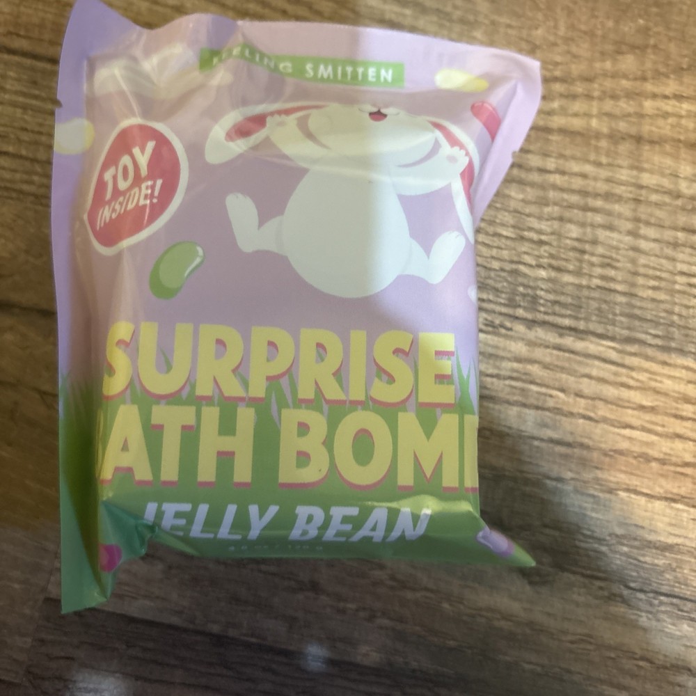 Feeling Smitten Surprise Bath Bomb