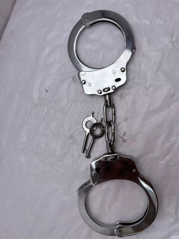 Maximun serurity Model Handcuffs Standard Size Nickel Double Locking