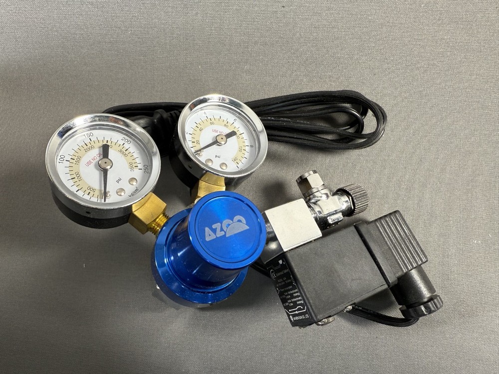 AZOO CO2 prussure regulator with magnetic valve
