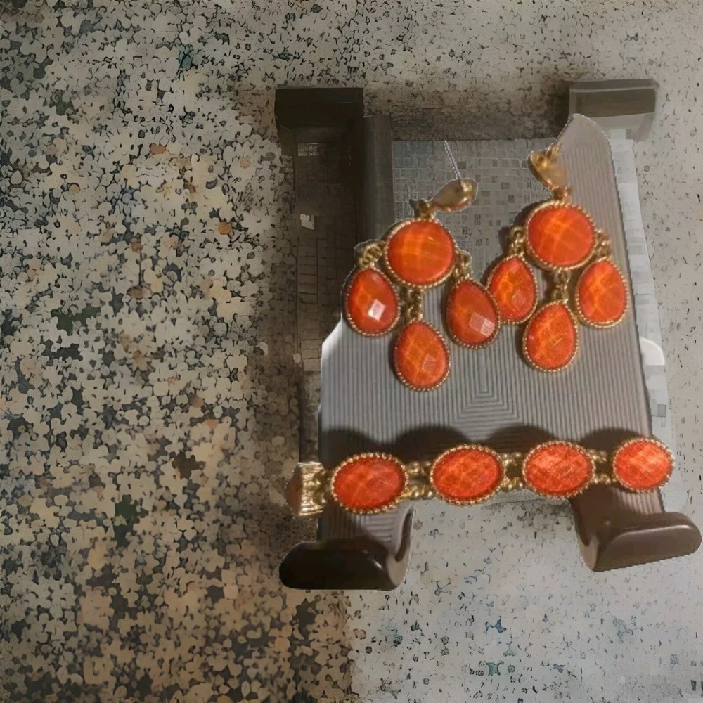 Bracelet Earing Set (Missing Stud On One) Amber Colored 🔥