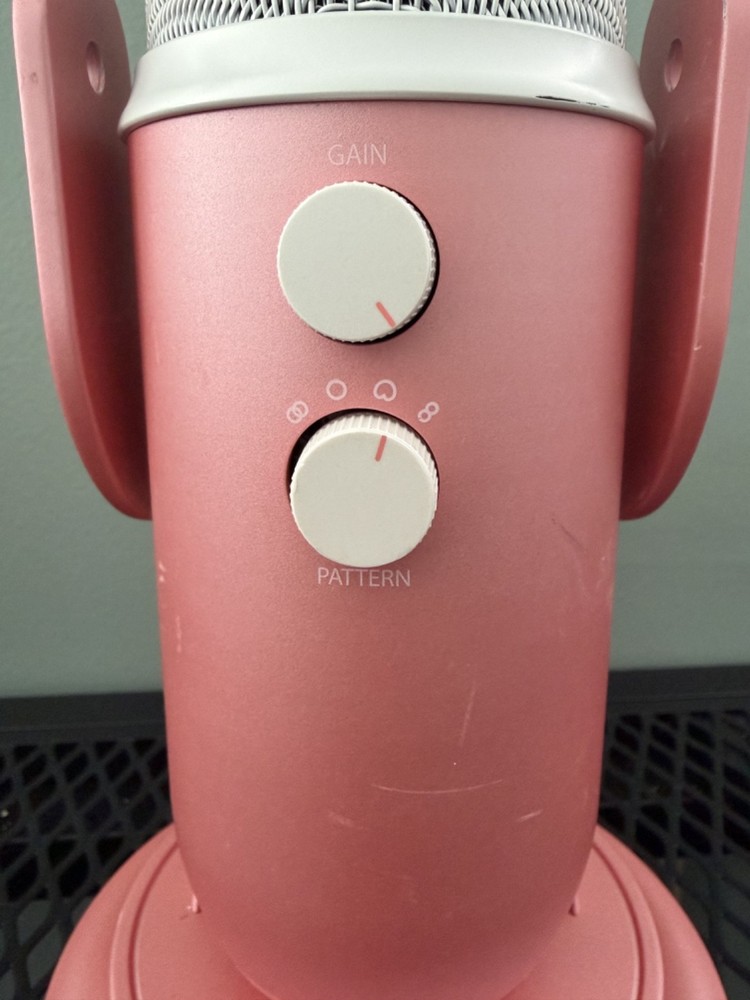 Logitech Creators Blue Yeti USB Microphone - Dawn Pink