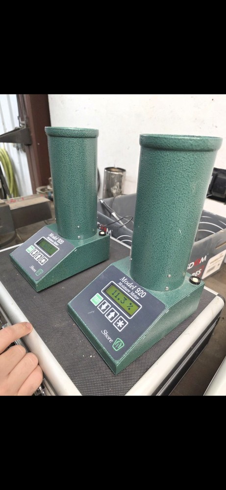 Shore Model 920 Portable Moisture Meter Package