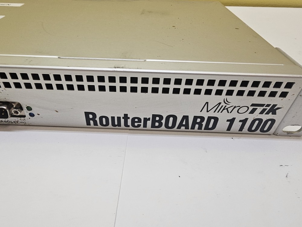 MikroTik RouterBOARD 1100 RouterBoard