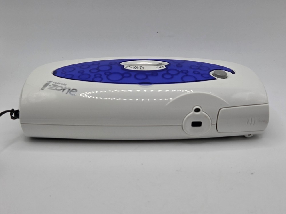 POLAROID I-zone Camera White & Blue Retro Vtg