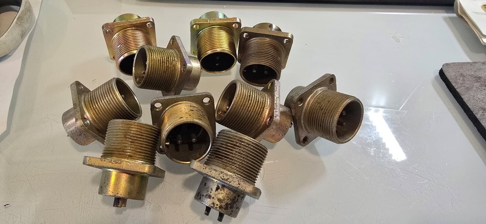 (10) AMPHENOL CONNECTORS 60-42217-11P 5935-00-698-3713