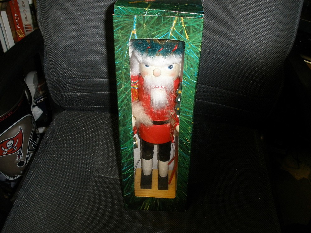 WOOD NUTCRACKER GWT SPECIAL HOLIDAY GIFT 14"