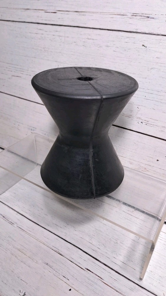 CE Smith 29541 Rubber Bow Roller 4" Wide Black