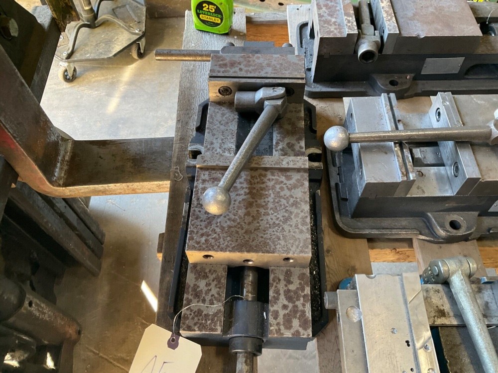 Te-Co Pws-6900 6" Machine Vise With Fixed Base HEHAE43-Used