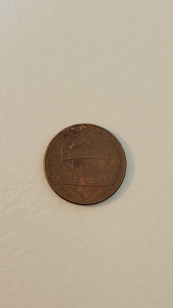2012 D Mint Mark Sheild Penny, Slight Double Rim