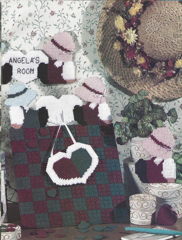 Sunbonnet Kids  (#855) Vintage Plastic Canvas pattern;